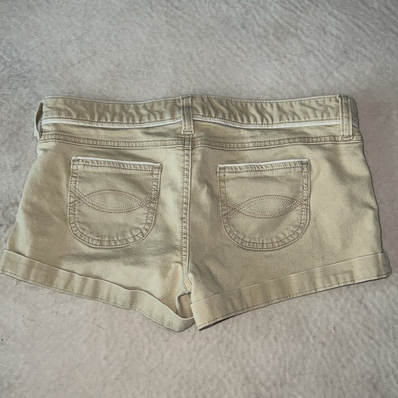 Juniors Abercrombie shorts - Picture 2 of 3